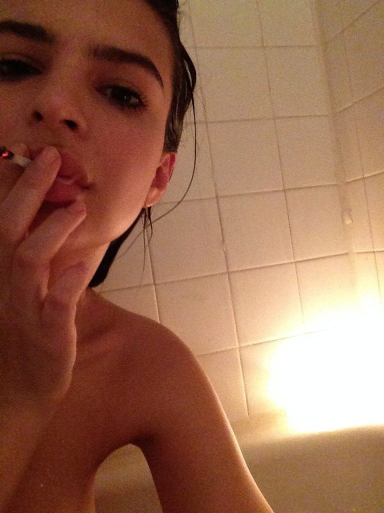 Emily Ratajkowski Nua Em 2014 Icloud Leak The Second Cumming 