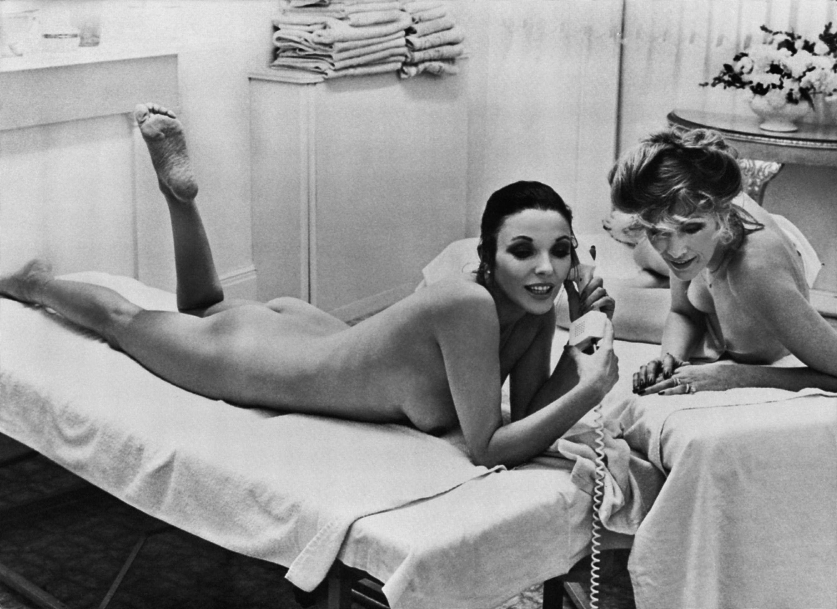 Joan Collins nude pics.