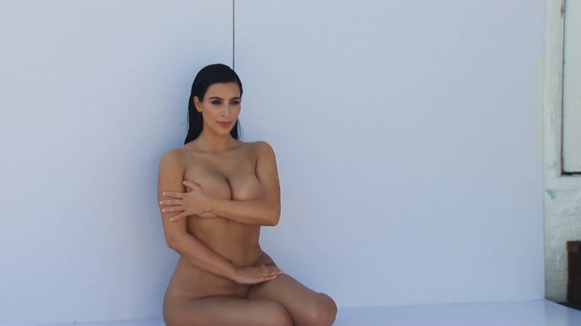 Kim Kardashian West nude photo