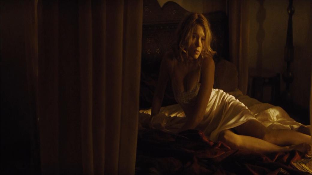 Léa Seydoux nude pics.