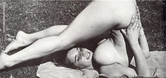 Rosalie Strauss nude pics.