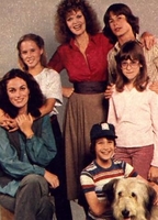 A New Kind of Family (1979-1980) Cenas de Nudez
