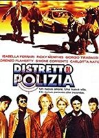Distretto di Polizia 2000 filme cenas de nudez