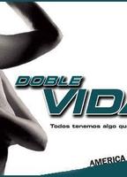 Doble vida (2005) Cenas de Nudez