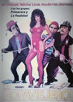 El ropaviejero (1993) Cenas de Nudez