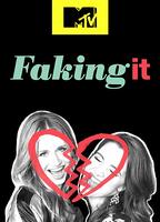 Faking It: As Impostoras (2014-2016) Cenas de Nudez