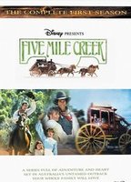 Five Mile Creek (1983-1985) Cenas de Nudez