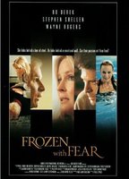 Frozen with Fear (2000) Cenas de Nudez