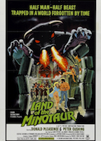 Land of the Minotaur (1976) Cenas de Nudez