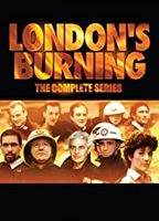 London's Burning cenas de nudez