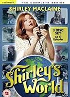 Shirley's World cenas de nudez