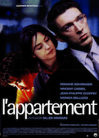 The Apartment (1996) Cenas de Nudez
