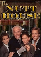 The Nutt House (1989) Cenas de Nudez