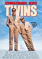 Twins (1988) Cenas de Nudez