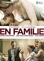 A Family (2010) Cenas de Nudez