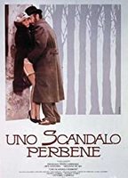 A Proper Scandal (1984) Cenas de Nudez