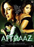 Aitraaz (2004) Cenas de Nudez