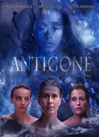 Antigone (2011) Cenas de Nudez