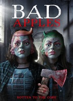 Bad Apples (2018) Cenas de Nudez