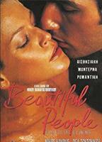 Beautiful People (2001) Cenas de Nudez