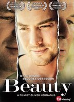 Beauty (2011) Cenas de Nudez