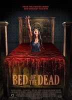 Bed of the Dead 2016 filme cenas de nudez