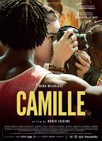Camille (2019) Cenas de Nudez