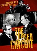 The Closed Circuit (2013) Cenas de Nudez