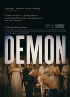 Demon (2015) Cenas de Nudez