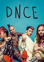 DNCE: Body Moves (2016) Cenas de Nudez