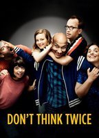 Don't Think Twice (2016) Cenas de Nudez