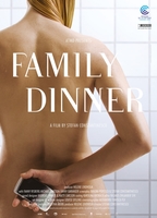 Family Dinner 2012 filme cenas de nudez
