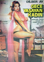 Gece Yasayan Kadin (1979) Cenas de Nudez