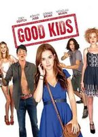 Good Kids (2016) Cenas de Nudez
