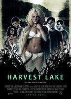 Harvest Lake (2016) Cenas de Nudez