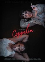 Hotel Coppelia 2021 filme cenas de nudez