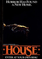 House (1985) Cenas de Nudez