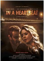 In a Heartbeat (2014) Cenas de Nudez