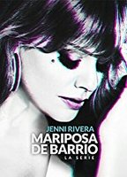 Jenni Rivera: Mariposa de barrio  (2017) Cenas de Nudez