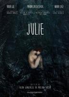 Julie (II) (2016) Cenas de Nudez