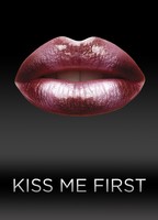Kiss Me First 2018 filme cenas de nudez
