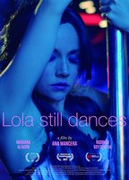 Lola Still Dances  2017 filme cenas de nudez