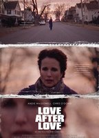 Love After Love (2017) Cenas de Nudez