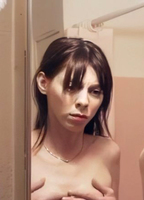 Love Alexi (2016) Cenas de Nudez