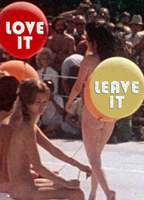 Love It, Leave It (1973) Cenas de Nudez
