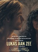 Lukas by the Sea (2016) Cenas de Nudez