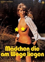Mädchen, die am Wege liegen (1976) Cenas de Nudez