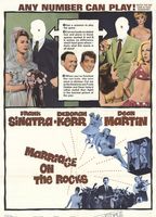 Marriage on the Rocks (1965) Cenas de Nudez