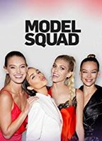 Model Squad 2018 filme cenas de nudez
