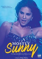 Mostly Sunny (2016) Cenas de Nudez